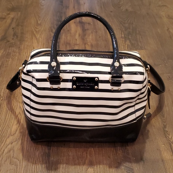 kate spade Handbags - Kate Spade Wellesley Stripe Crossbody/Tote BNWOT